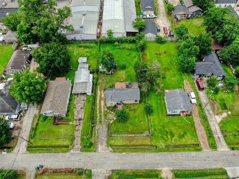906 Woodcrest Dr, Houston, TX à vendre - Photo de l’immeuble – Image 2 sur 10