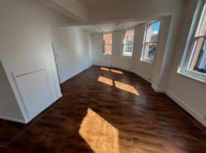 13 Market Pl, Derby à louer Photo intérieure– Image 1 sur 4