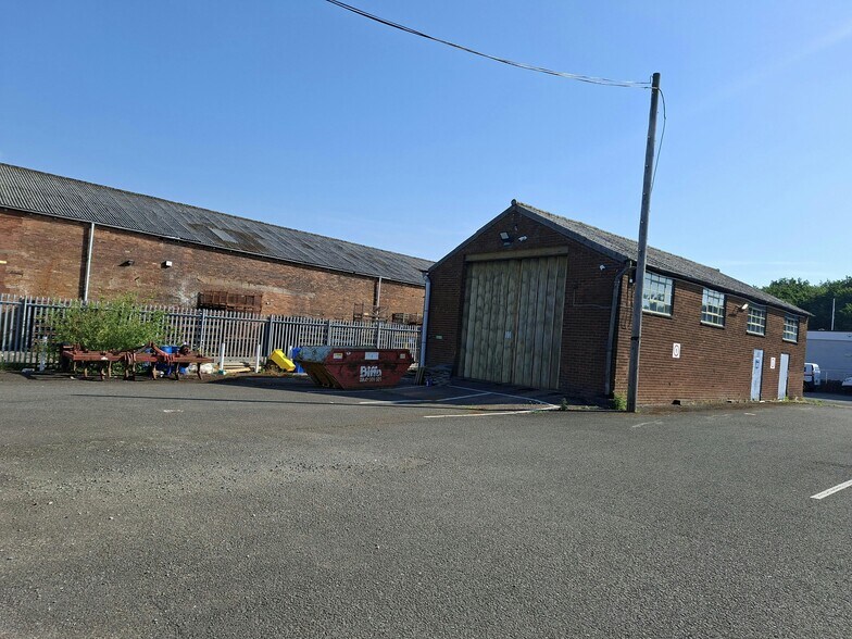 Northgate, Aldridge à vendre - Photo de l’immeuble – Image 1 sur 4