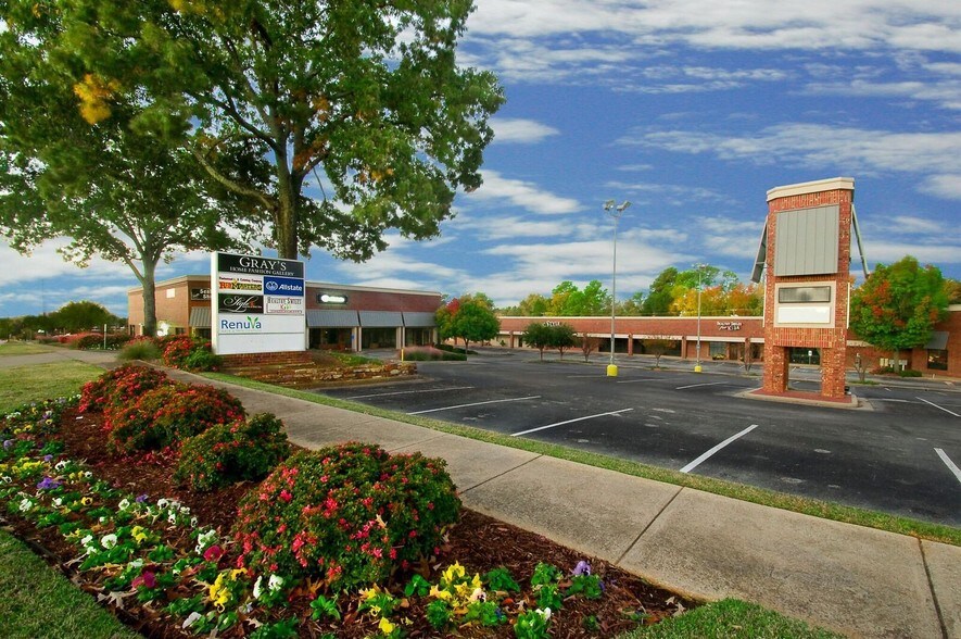 2301 S Broadway, Tyler, TX à louer - Photo de l’immeuble – Image 1 sur 8