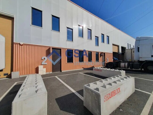 Plus de détails pour Bureau, Local d'activités à louer