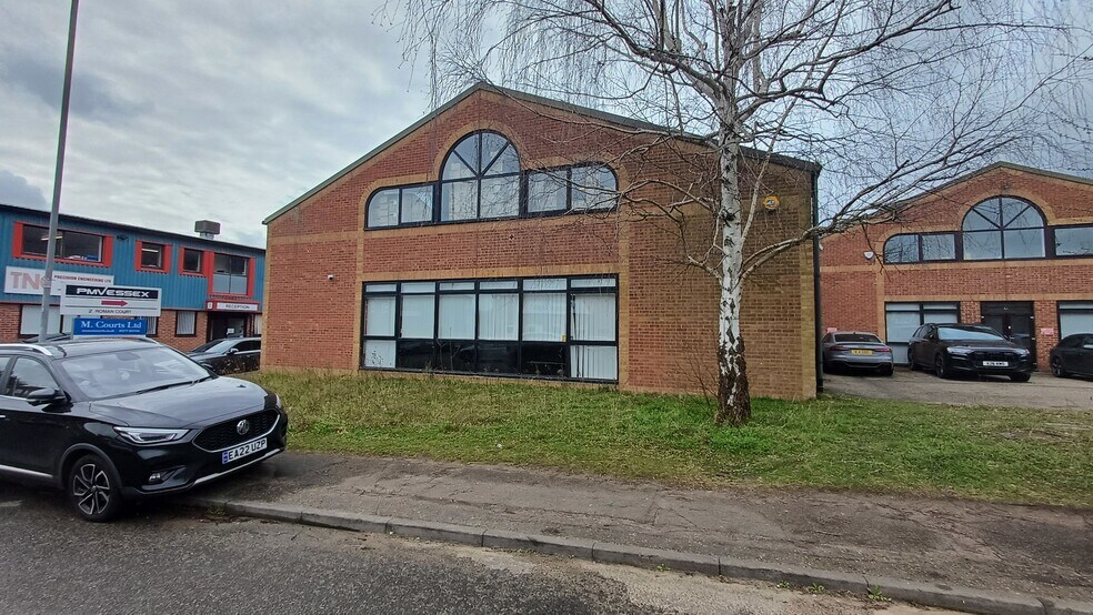 Hurricane Way, Wickford à louer - Photo de l’immeuble – Image 1 sur 5