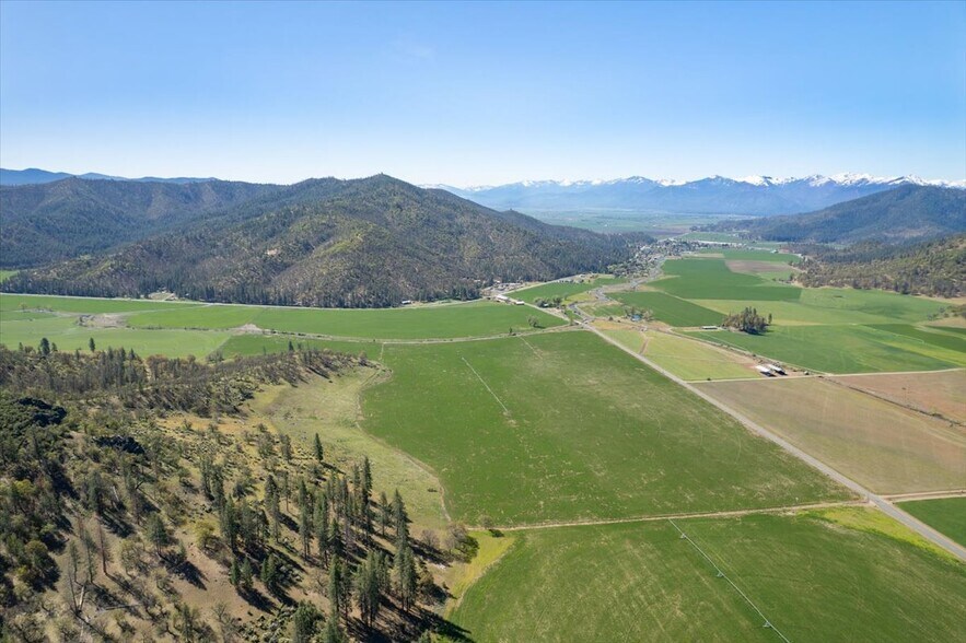 13317 McAdams Creek Rd, Fort Jones, CA à vendre - Photo principale – Image 1 sur 47
