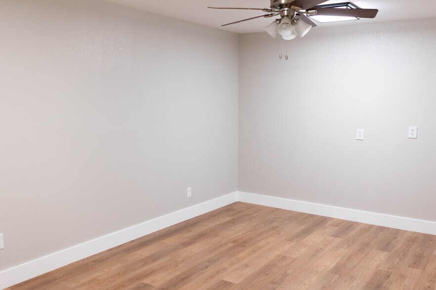 1214 Main Ave, Monahans, TX à vendre - Photo de l’immeuble – Image 3 sur 36