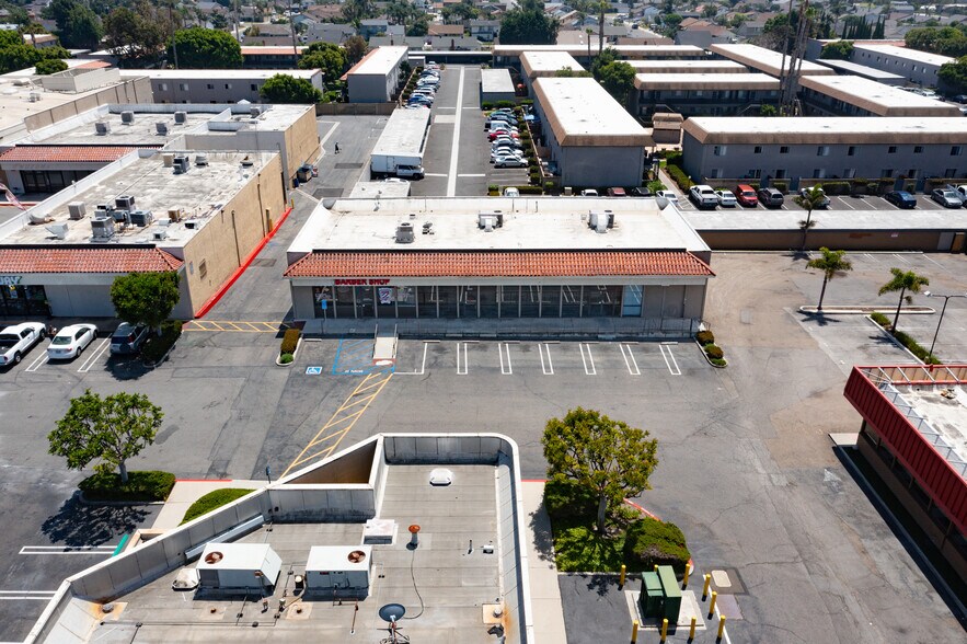 6908-6916 Warner Ave, Huntington Beach, CA à louer - Photo de l’immeuble – Image 3 sur 5
