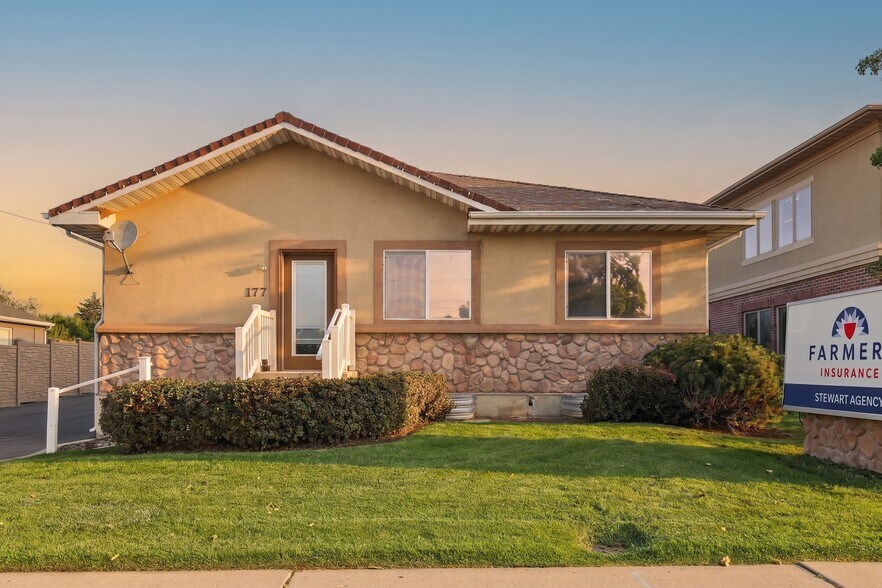 177 E Fort Union Blvd, Midvale, UT à vendre - Photo de l’immeuble – Image 1 sur 15