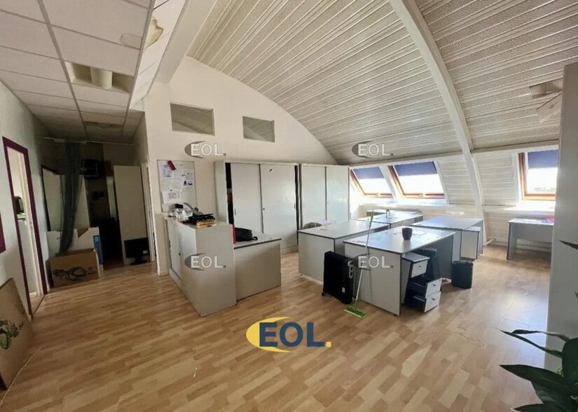 Bureau dans Saint-Ouen-sur-Seine à louer - Photo de l’immeuble – Image 1 sur 16