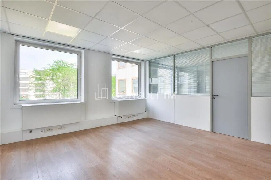 Bureau dans Suresnes à vendre - Photo de l’immeuble – Image 3 sur 8