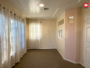 107 W Fairview Blvd, Inglewood, CA à louer Photo intérieure– Image 2 sur 13