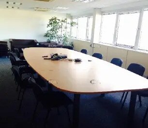 Bureau dans Aulnay-Sous-Bois à louer - Photo de l’immeuble – Image 2 sur 4