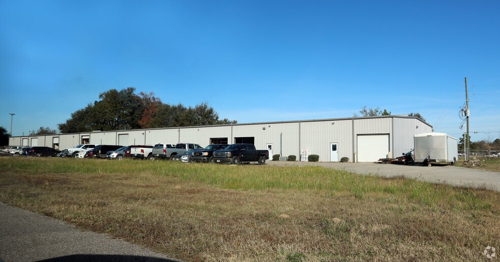 24501 Hufsmith Kohrville Rd, Tomball, TX à louer - Photo principale – Image 1 sur 13