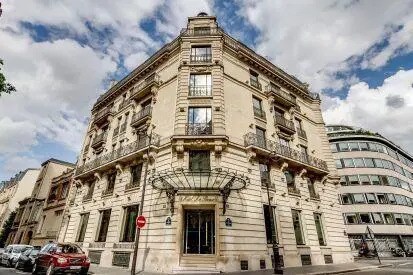 40 Rue La Pérouse, Paris à louer - Photo de l’immeuble – Image 2 sur 38