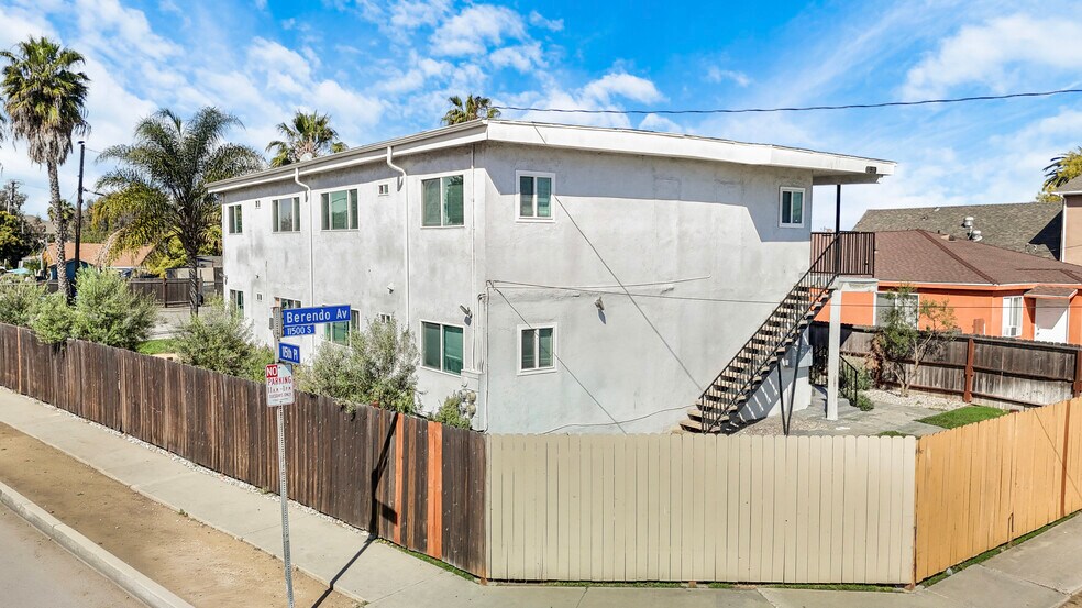 11513 Berendo Ave, Los Angeles, CA à vendre - Photo de l’immeuble – Image 2 sur 50