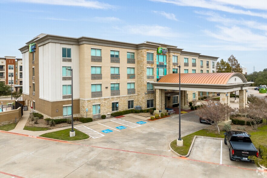 205 Central Expy N, Allen, TX à vendre - Photo principale – Image 1 sur 37