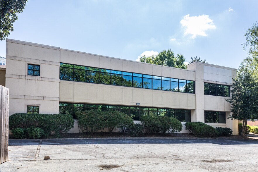 1958 Monroe Dr NE, Atlanta, GA à louer - Photo de l’immeuble – Image 3 sur 3