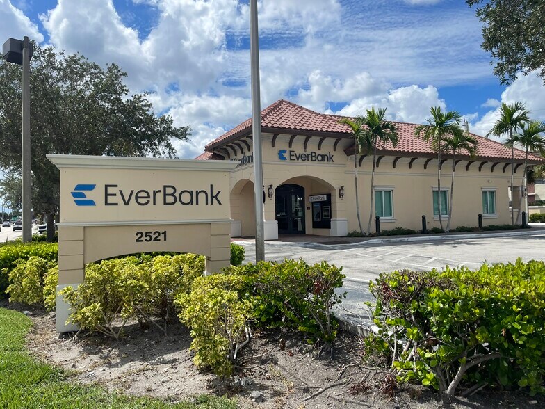 2521 E Commercial Blvd, Fort Lauderdale, FL à vendre - Photo de l’immeuble – Image 1 sur 4