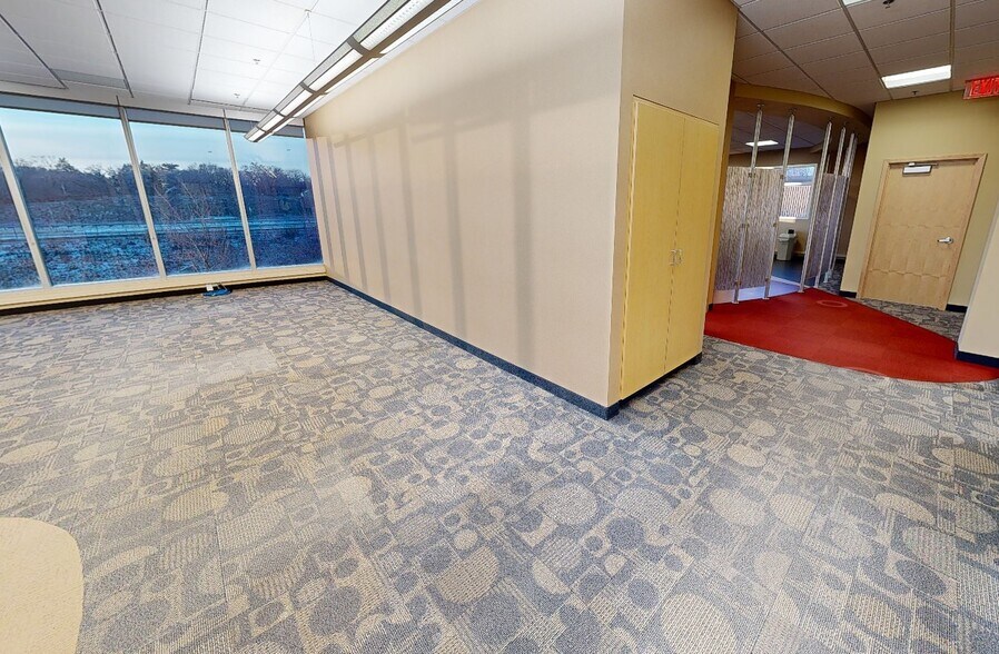 2361 W Highway 36, Roseville, MN à louer - Numérisation 3D Matterport – Image 3 sur 27
