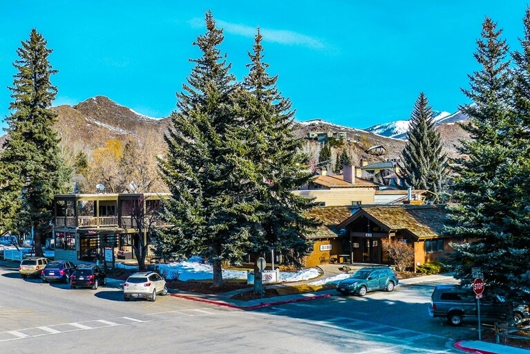 220 N East Ave, Ketchum, ID à louer - Photo principale – Image 2 sur 2