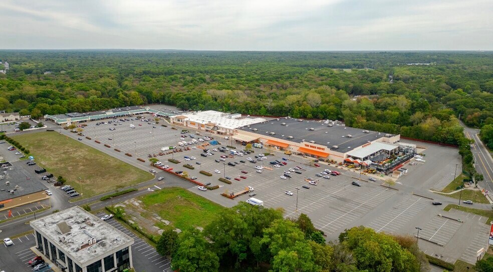 264-350 Middle Country Rd, Coram, NY à louer - Photo principale – Image 2 sur 60