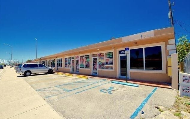 395 E 10th St, Hialeah, FL à louer - Photo de l’immeuble – Image 3 sur 12