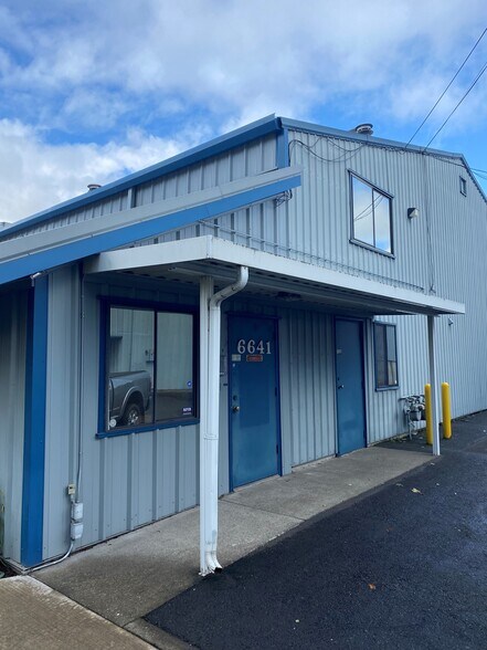 6480 SE Crosswhite Way, Portland, OR à louer - Photo de l’immeuble – Image 2 sur 7