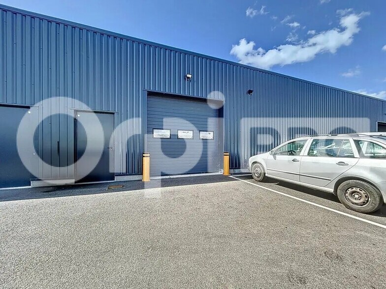 Local commercial dans Bresles à louer - Photo de l’immeuble – Image 2 sur 2