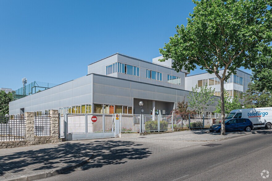 Avenida de la Industria, 37, Tres Cantos, Madrid à louer - Photo de l’immeuble – Image 3 sur 4