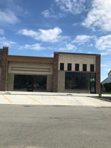 5720 Pebble Village Ln, Noblesville, IN à louer - Photo de l’immeuble – Image 3 sur 7