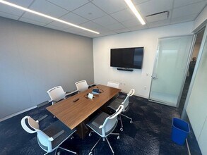 11750 Katy Fwy, Houston, TX à louer Photo de l’immeuble– Image 1 sur 5