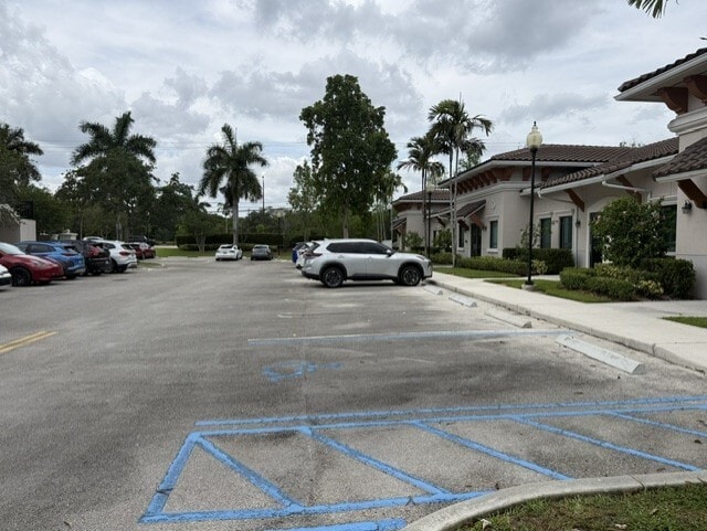 10600 Griffin Rd, Cooper City, FL à louer Photo de l’immeuble– Image 1 sur 1