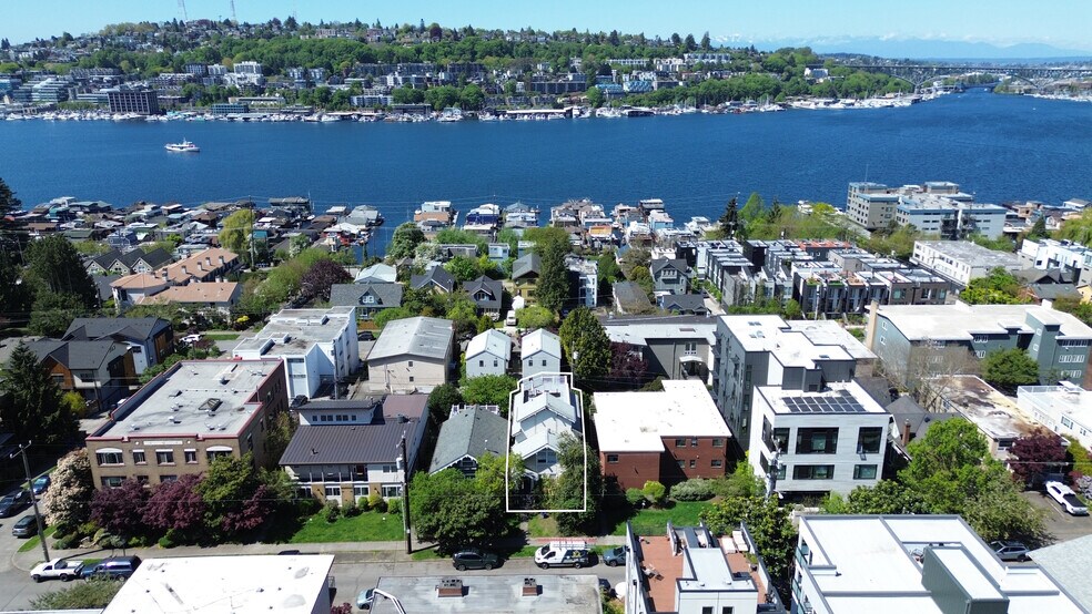 2215 Yale Ave E, Seattle, WA à vendre - Aérien – Image 2 sur 19