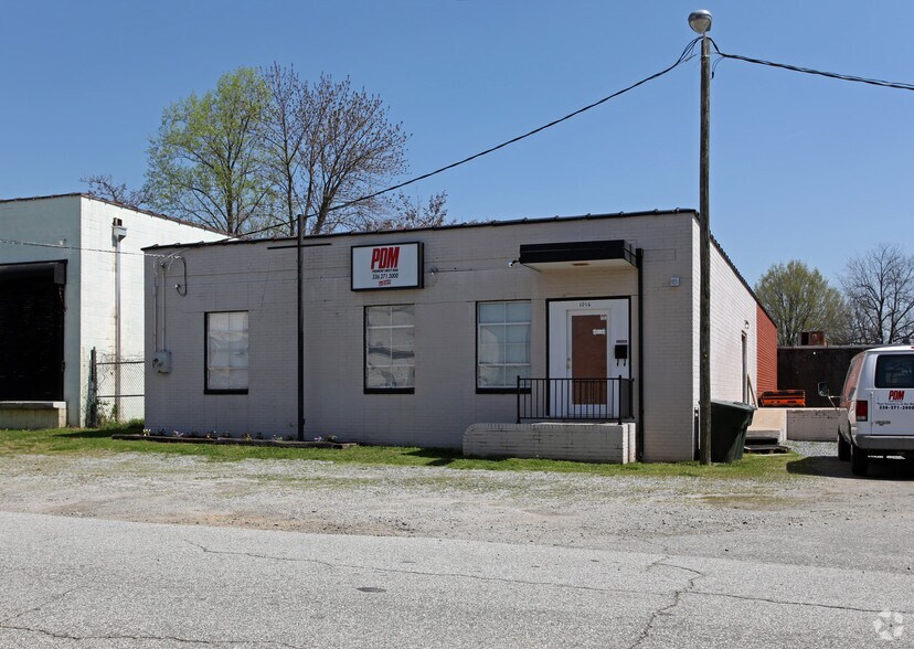 1016 N Raleigh St, Greensboro, NC à louer - Photo de l’immeuble – Image 2 sur 5