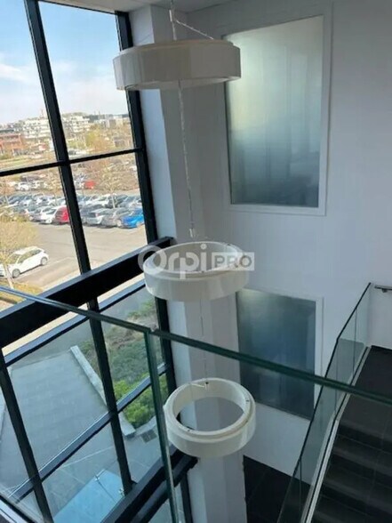 Bureau dans Bezannes à louer - Photo de l’immeuble – Image 2 sur 7