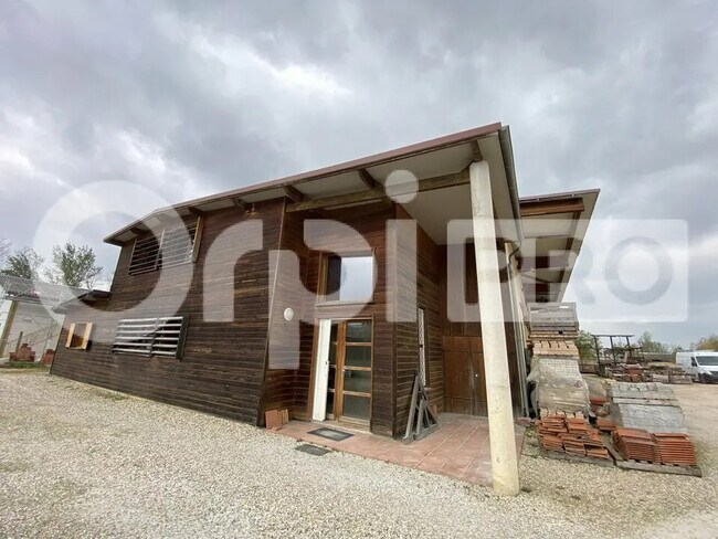 Plus de détails pour Bureau, Local d'activités à louer