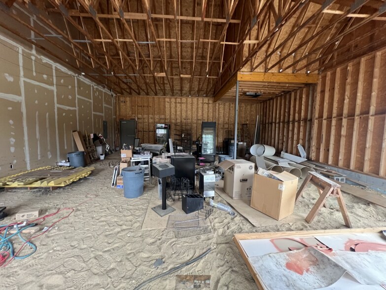 65 Route 108, Newfields, NH à louer - Photo de l’immeuble – Image 3 sur 10