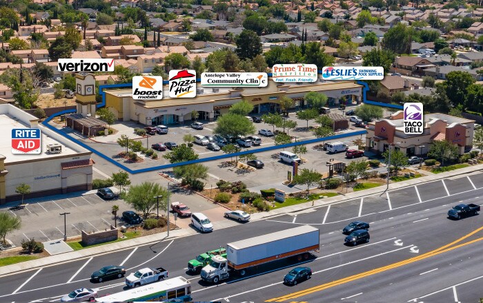47th St, Palmdale, CA à louer Photo principale– Image 1 sur 4