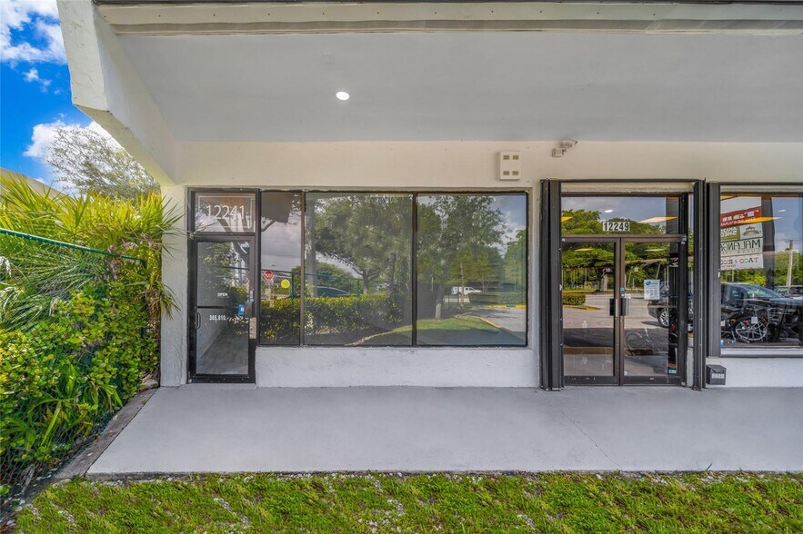 12241-12275 S Dixie Hwy, Miami, FL à louer - Photo de l’immeuble – Image 1 sur 13