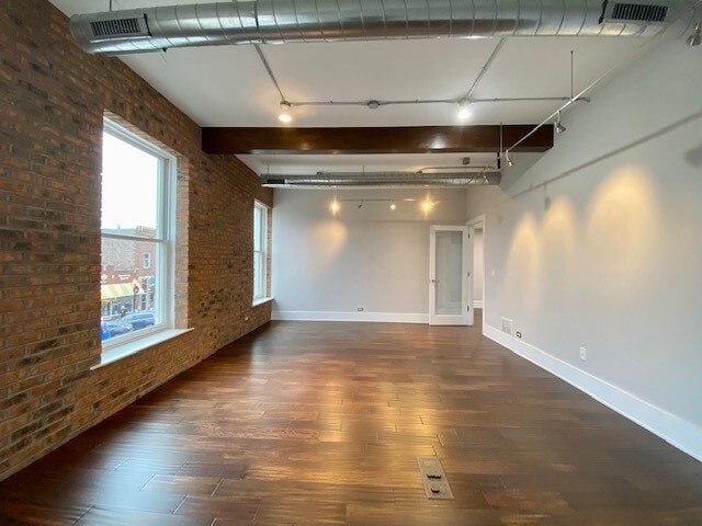34 S Washington St, Hinsdale, IL à louer Photo intérieure– Image 1 sur 8