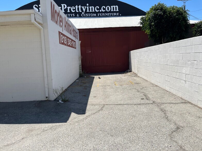 7125 Darby Ave, Reseda, CA à vendre - Photo de l’immeuble – Image 3 sur 8