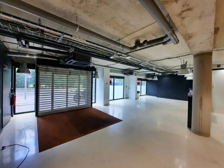 Local commercial dans Rouen à louer - Photo de l’immeuble – Image 2 sur 11