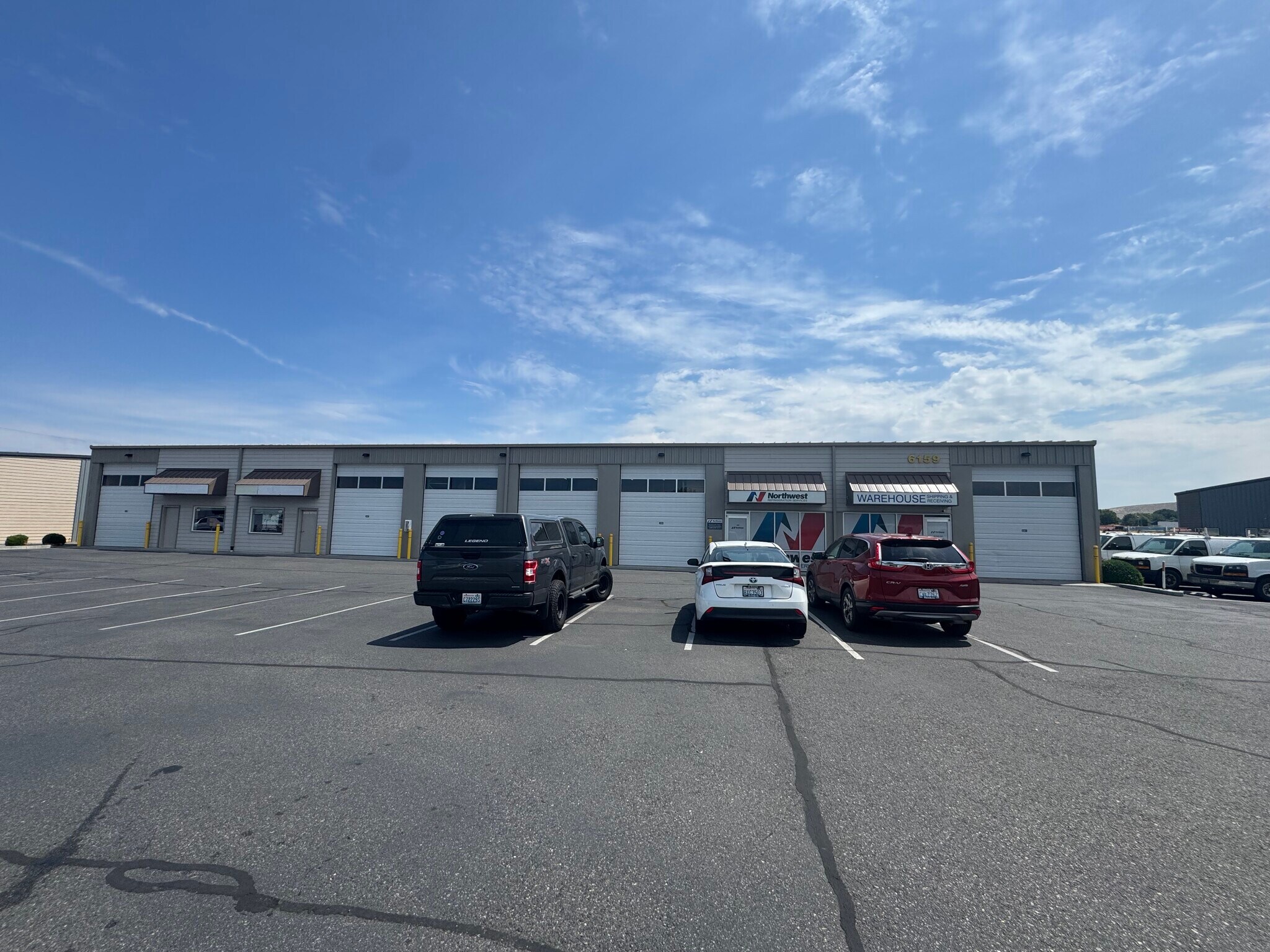6159 W Deschutes Ave, Kennewick, WA à louer Photo de l’immeuble– Image 1 sur 7
