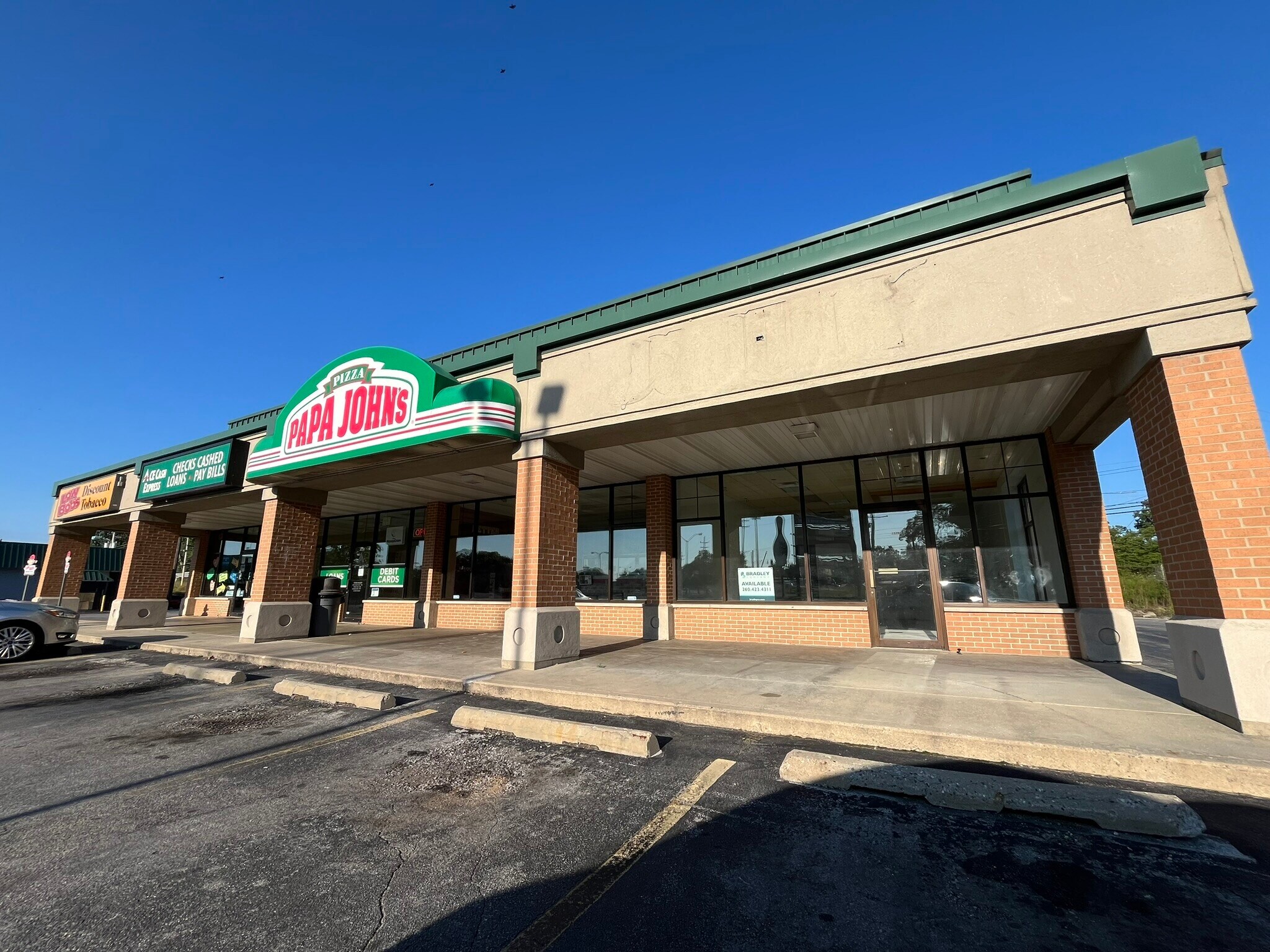 1575 Goshen Ave, Fort Wayne, IN à louer Photo principale– Image 1 sur 3