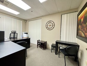 2530 Douglas Blvd, Roseville, CA à louer Photo intérieure– Image 1 sur 4