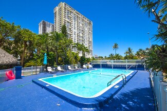 Plus de détails pour 213 S Ocean Blvd, Pompano Beach, FL - Hôtellerie à vendre