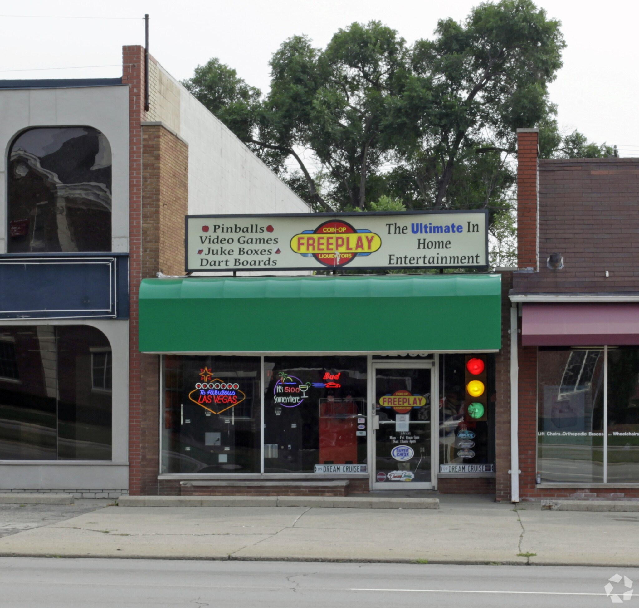 32088 Woodward Ave, Royal Oak, MI à vendre Photo principale– Image 1 sur 3