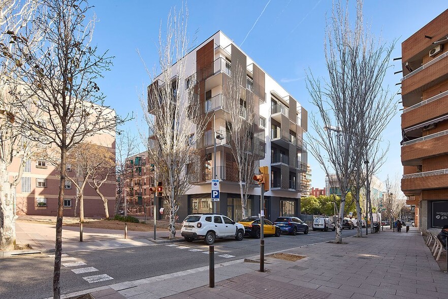 Carrer De La Maladeta, 110-114, Barcelone, Barcelona à louer - Photo principale – Image 1 sur 3