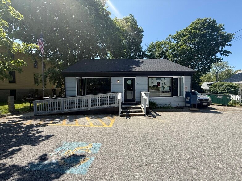 529 Old County Rd, Westport, MA à vendre - Photo de l’immeuble – Image 1 sur 8