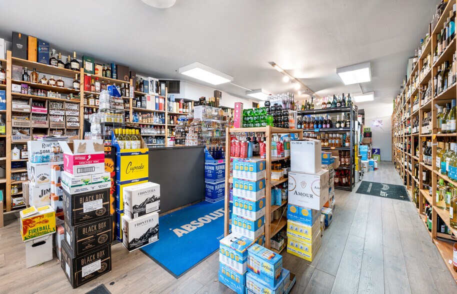 538 Rt-25a, Rocky Point, NY à vendre - Photo de l’immeuble – Image 2 sur 16