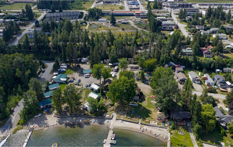1276-1283 Dieppe Rd, Scotch Creek, BC à vendre - Photo principale – Image 1 sur 12