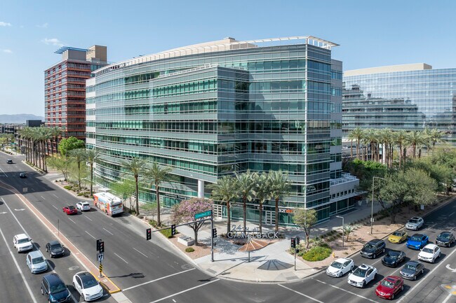Plus de détails pour 2375 E Camelback Rd, Phoenix, AZ - Bureau à louer